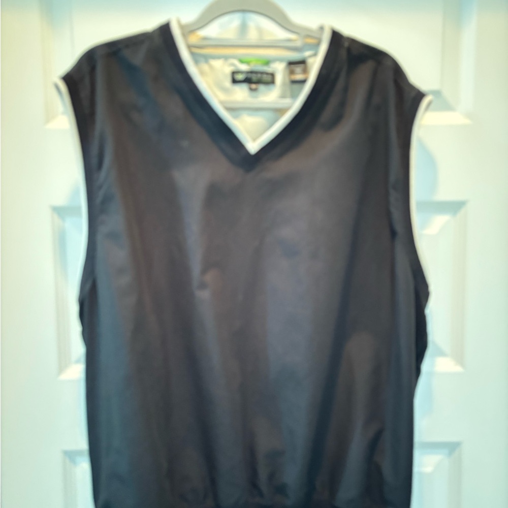 Wedge Men’s Black and Cream V-Neck Golf Vest